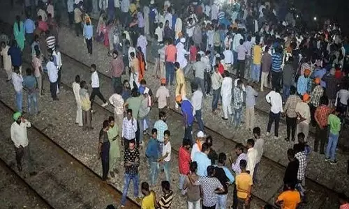 ഒരു നാട് മുഴുവന്‍ മരണത്തില്‍ മരവിച്ചപ്പോള്‍ ചിലര്‍ മൃതദേഹങ്ങളില്‍ നിന്ന് പേഴ്‍സും ആഭരണങ്ങളും മോഷ്ടിക്കുന്ന തിരക്കിലായിരുന്നു...