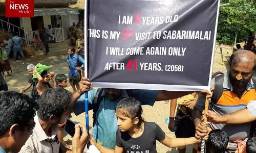 ശയനപ്രദക്ഷിണം, ബാനര്‍, നാമജപം: വ്യത്യസ്ത പ്രതിഷേധങ്ങളുമായി സന്നിധാനം