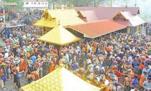 ശബരിമല ദര്‍ശനത്തിന് യുവതി എത്തി; പൊലീസിനോട് സുരക്ഷ തേടി