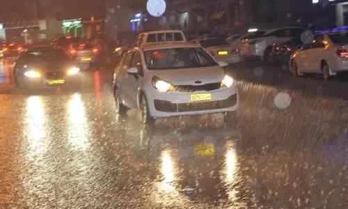 ശക്തമായ മഴ; ഒമാനിലെ വടക്കന്‍ ഗവർണറേറ്റുകളിൽ ഗതാഗതം തടസപ്പെട്ടു