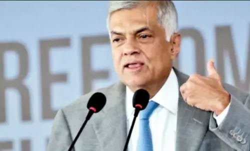 പദവി ഒഴിയില്ലെന്ന് വിക്രമസിംഗെ: ശ്രീലങ്കയില്‍ രാഷ്ട്രീയ പ്രതിസന്ധി മൂര്‍ഛിക്കുന്നു