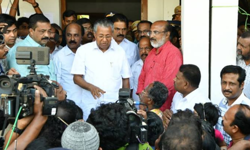 സര്‍ക്കാരിന് ദുരിതാശ്വാസ ഫണ്ട് നല്‍കരുതെന്ന് പ്രചരിപ്പിച്ചാല്‍ പൊലീസ് നടപടിയെന്ന് മുഖ്യമന്ത്രി