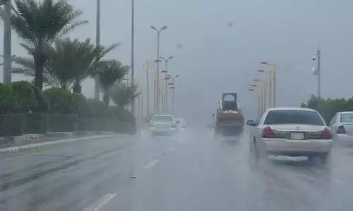 സൗദിയുടെ വിവിധ ഭാഗങ്ങളിൽ ശക്തമായ മഴ തുടരുന്നു