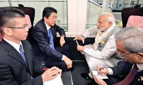 നരേന്ദ്രമോദി ജപ്പാനില്‍: ഷിൻസോ ആബെയുമായി കൂടിക്കാഴ്ച നടത്തി