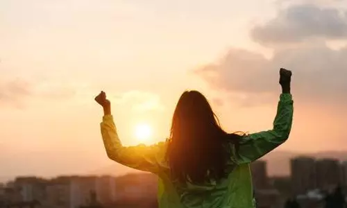 വെറുതേ വീട്ടിലിരിക്കാന്‍ മനസ്സ് വന്നില്ല; ഓണ്‍ലെെനിലൂടെ ഷണ്‍മുഖ പ്രിയ ഇന്ന് സമ്പാദിക്കുന്നത് ലക്ഷങ്ങള്‍