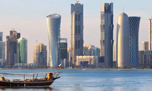 സ്പോണ്‍സറുടെ അനുവാദമില്ലാതെ തൊഴിലാളികള്‍ക്ക്  രാജ്യം വിടാം; അനുമതി നാളെ പ്രാബല്യത്തില്‍