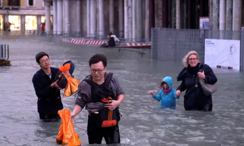 ഇറ്റലിയിലെ കൊടുങ്കാറ്റ്; മരണം 9 ആയി ഇറ്റലിയിലെ കൊടുങ്കാറ്റ്; മരണം 9 ആയി