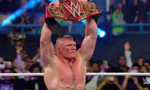 റിയാദില്‍ നടന്ന ഡബ്ല്യു.ഡബ്ല്യു.ഇ റെസ്ലിംങ് മത്സരങ്ങളില്‍ ലോകോത്തര താരങ്ങളുടെ മുന്നേറ്റം