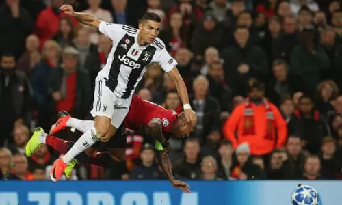 റോണോയെ ഇന്നും യുണൈറ്റഡ് ആരാധകര്‍ സ്നേഹിക്കുന്നു... ഇതാണ് തെളിവ്...