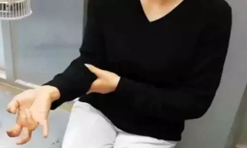 ഒരാഴ്ച മണിക്കൂറുകളോളം മൊബൈല്‍ ഫോണ്‍ ഉപയോഗിച്ച യുവതിക്ക് സംഭവിച്ചത്..