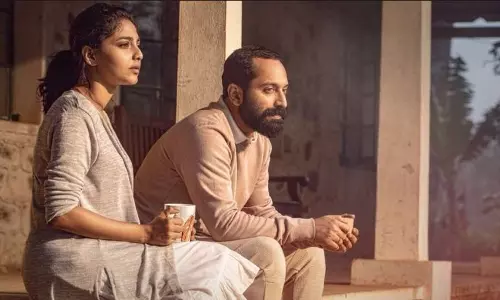 കുടുംബത്തെ മോശമായി ചിത്രീകരിച്ചെന്ന് പരാതി; വരത്തന് നോട്ടീസ്