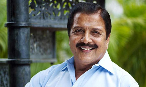 സെല്‍ഫി എടുക്കാന്‍ ശ്രമിച്ച ആരാധകന്റെ ഫോണ്‍ തട്ടിത്തെറിപ്പിച്ച് നടന്‍ ശിവകുമാര്‍