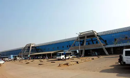 കരിപ്പൂരില്‍ വലിയ വിമാനങ്ങളുടെ സര്‍വീസ് പുനരാരംഭിക്കുന്നതിലുള്ള അനിശ്ചിതത്വം തുടരുന്നു