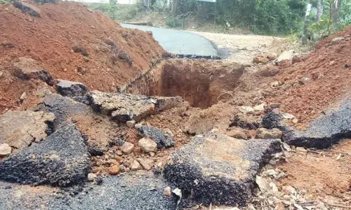 ഇനി എറണാകുളത്ത് റോഡുകള്‍ പൊളിക്കാന്‍ അനുമതി നല്‍കില്ലെന്ന് കലക്ടര്‍