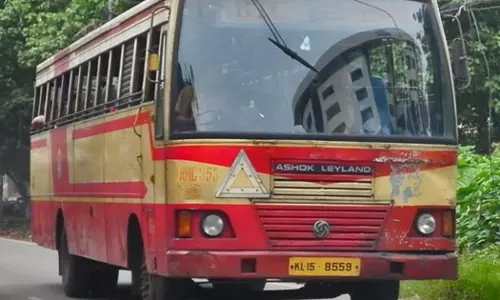 സ്റ്റോപ്പിൽ ബസ് നിർത്താത്തത് ചോദ്യം ചെയ്ത യുവാവിനെ കണ്ടക്ടറും ഡ്രൈവറും ചേർന്ന് മര്‍ദ്ദിച്ചു