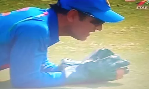 എന്ത് കൊണ്ട് ധോണി; ഈ ക്യാച്ച് അതിനുത്തരം നല്‍കും 