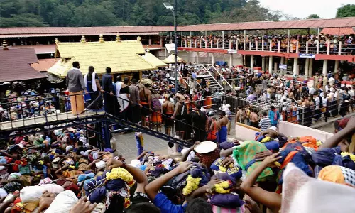 ശബരിമല യുവതീ പ്രവേശം;ദേവസ്വം ബോര്‍ഡിന്റെ ലേലങ്ങള്‍ കരാറുകാര്‍ ബഹിഷ്കരിക്കുന്നു 