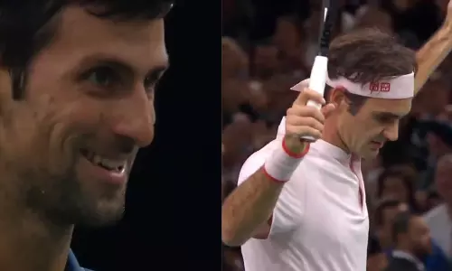 പന്തിലേക്ക് നോക്കാതെ ഫെഡററുടെ മാജിക് ഷോട്ട്, കണ്ണുതള്ളി ജോകോ