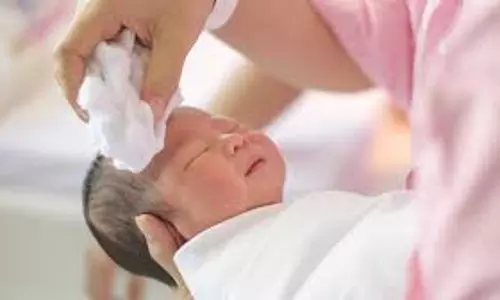 കുഞ്ഞുവാവയെ കുറിച്ച് മുത്തശ്ശിയും അമ്മായിയും അമ്മയോട് പറയുന്നതെല്ലാം ശരിയാണോ?