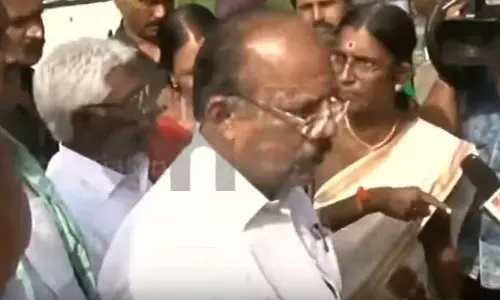 സ്വന്തം കാറില്‍ പമ്പയിലേക്ക് പോകണമെന്ന് പി.കെ കൃഷ്ണദാസും ശശികലയും; കെ.എസ്.ആര്‍.ടി.സി ബസില്‍ സി.കെ പത്മനാഭൻ