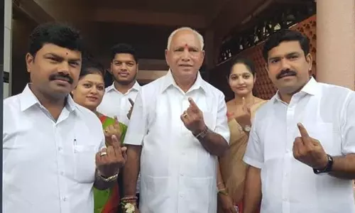 കര്‍ണാടക ഉപതെരഞ്ഞെടുപ്പ്: വോട്ടിങ്ങ് പുരോഗമിക്കുന്നു, കോണ്‍ഗ്രസ്-ജെഡിഎസ് സഖ്യത്തിന് അഗ്നിപരീക്ഷ  