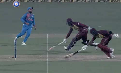 കളിമറന്നുള്ള ഓട്ടത്തിനൊടുവില്‍ കോമഡി റണ്ണൗട്ട്