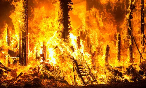 തിരുവനന്തപുരം തീപിടിത്തം; പ്ലാസ്റ്റിക് നിര്‍മാണ യൂണിറ്റ് മാനദണ്ഡങ്ങള്‍ പാലിച്ചിരുന്നില്ലെന്ന് ഫയര്‍ഫോഴ്സ് 