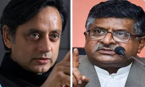 ശശി തരൂരിനെ കൊലപാതകിയെന്ന് വിളിച്ചു; വെട്ടിലായി കേന്ദ്രമന്ത്രി