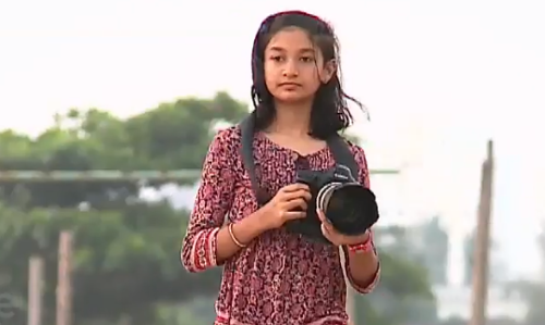 ആറാം ക്ലാസുകാരിയുടെ കൌതുകം ക്യാമറകണ്ണുകളിലൂടെ ഒപ്പിയെടുത്തപ്പോള്‍...