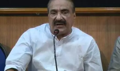 ബാര്‍കോഴ;വി.എസിന്റെ ഹരജിയില്‍ മാണിയെ ഹൈക്കോടതി സ്വമേധയാ കക്ഷി ചേര്‍ത്തു