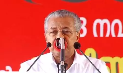 രണ്ട് യാത്രകളും എവിടെ ഒന്നിക്കുമെന്ന് മാത്രമേ അറിയാനുള്ളൂവെന്ന് പിണറായി