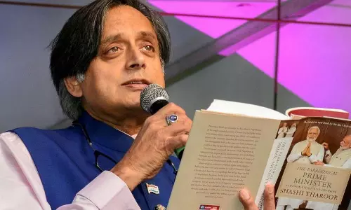 “ഞാന്‍ അപ്രത്യക്ഷമായതിന്‍റെ കാരണം തിരയുന്നവരോട്”.. വിശദീകരണവുമായി ശശി തരൂര്‍