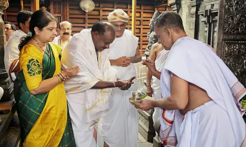 കര്‍ണാടകയില്‍ ബി.ജെ.പി സ്ഥാനാര്‍ത്ഥി പാര്‍ട്ടി വിട്ട് കോണ്‍ഗ്രസില്‍ തിരിച്ചെത്തി