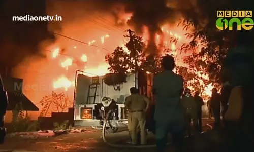 സുരക്ഷാ നിയമങ്ങൾക്ക് വഴങ്ങിയില്ലെങ്കിൽ തീ വിഴുങ്ങും | പ്രതിക്കൂട്