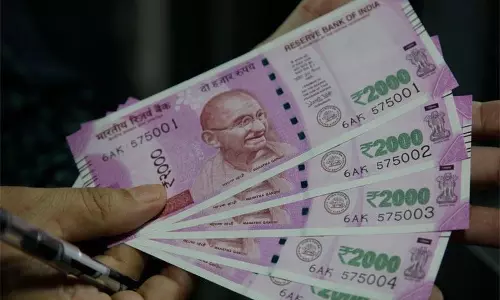 സര്‍ക്കാര്‍ ജീവനക്കാരുടെ ശമ്പളം വൈകുന്നു;നാളെയോടെ കൊടുത്തു തീര്‍ക്കുമെന്ന് ധനമന്ത്രി