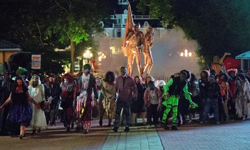 ഹലോവിനെ സര്‍ക്കാര്‍ വിരുദ്ധ പ്രക്ഷോഭമാക്കി കൊളംബിയയിലെ വിദ്യാര്‍ഥികള്‍