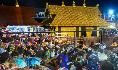 ശബരിമല സ്ത്രീ പ്രവേശം: സര്‍ക്കാര്‍ സര്‍വ്വകക്ഷിയോഗം വിളിക്കുന്നു