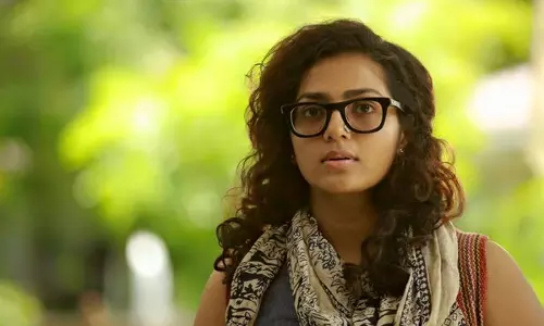 ശബരിമലയില് പോവാന് ആഗ്രഹമുള്ള എല്ലാ സ്ത്രീകളും പോവണം; സുപ്രീം കോടതി വിധിക്കൊപ്പമെന്നും നടി പാര്വതി ശബരിമലയില് പോവാന് ആഗ്രഹമുള്ള എല്ലാ സ്ത്രീകളും പോവണം; സുപ്രീം കോടതി വിധിക്കൊപ്പമെന്നും നടി പാര്വതി