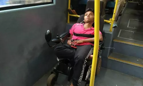 ‘വീൽചെയർ ഫ്രണ്ട്‍ലി ആയില്ലെങ്കിലും ഉള്ള സൗകര്യങ്ങള്‍ എടുത്ത് കളയണോ?’ ഈ പ്ലസ്‍വണ്‍ വിദ്യാര്‍ത്ഥി ചോദിക്കുന്നു