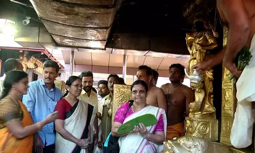 ശബരിമല യുവതീ പ്രവേശനം: പുനപരിശോധനാ ഹരജി വിധി പറയുന്നത് വരെ തല്‍സ്ഥിതി തുടരണമെന്ന ഹരജി തള്ളി