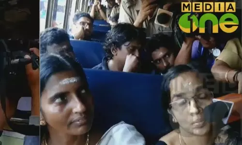 ശശികലക്ക് ഉപാധികളോടെ ശബരിമല ദര്‍ശനത്തിന് അനുമതി