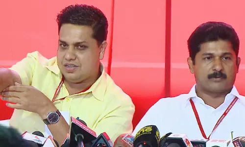 പി.കെ ശശിയെ കുറിച്ച് ചോദിച്ചപ്പോള്‍ മാധ്യമപ്രവര്‍ത്തകരോട് തട്ടിക്കയറി ഡി.വൈ.എഫ്.ഐ നേതാക്കള്‍