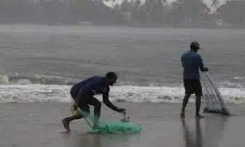 ഗജ ചുഴലിക്കാറ്റ് തമിഴ്നാട് തീരത്തേക്ക്; കേരളത്തിനും ജാഗ്രതാ നിര്‍ദേശം