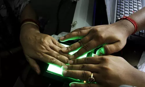 മരിച്ചയാളെ തിരിച്ചറിയാന്‍ ആധാര്‍ രേഖകളിലെ വിരലടയാളം സഹായിക്കില്ലെന്ന് യു.ഐ.ഡി.എ.ഐ