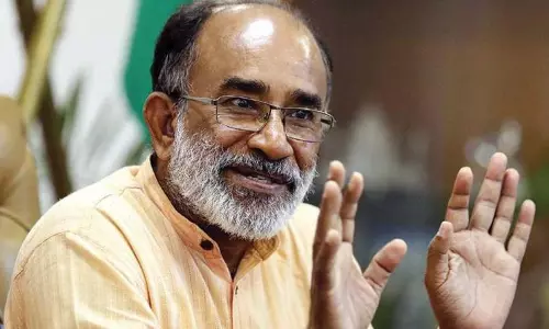 സര്ക്കാര് ശബരിമലയെ യുദ്ധഭൂമിയാക്കുന്നുവെന്ന് കണ്ണന്താനം സര്ക്കാര് ശബരിമലയെ യുദ്ധഭൂമിയാക്കുന്നുവെന്ന് കണ്ണന്താനം