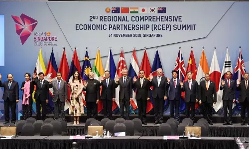 ചൈന - അമേരിക്ക വ്യാപാര യുദ്ധം ആസിയാനിലും ചര്ച്ചയായി ചൈന - അമേരിക്ക വ്യാപാര യുദ്ധം ആസിയാനിലും ചര്ച്ചയായി