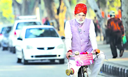 ‘അച്ഛേ ദിന്‍ വരാന്‍ പോകുന്നില്ല’, കോണ്‍ഗ്രസിനായി വോട്ട് തേടി മോദിയുടെ അപരന്‍