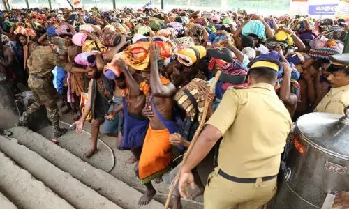 ശബരിമലയില്‍ വാഹനങ്ങള്‍ക്ക് പൊലീസ് പാസ് നിര്‍ബന്ധമാക്കി