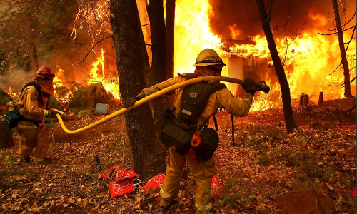 വെന്തെരിഞ്ഞ് കാലിഫോര്‍ണിയ; കാട്ടുതീയില്‍ മരിച്ചവരുടെ സംഖ്യ 70 കടന്നു, 1000 പേരെ കാണാനില്ല