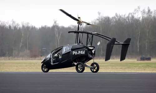 ലോകത്തെ ആദ്യ പറക്കും കാര്‍ കുവെെത്തിലെത്തുന്നു